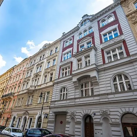 Charles Bridge Apartment * Prague